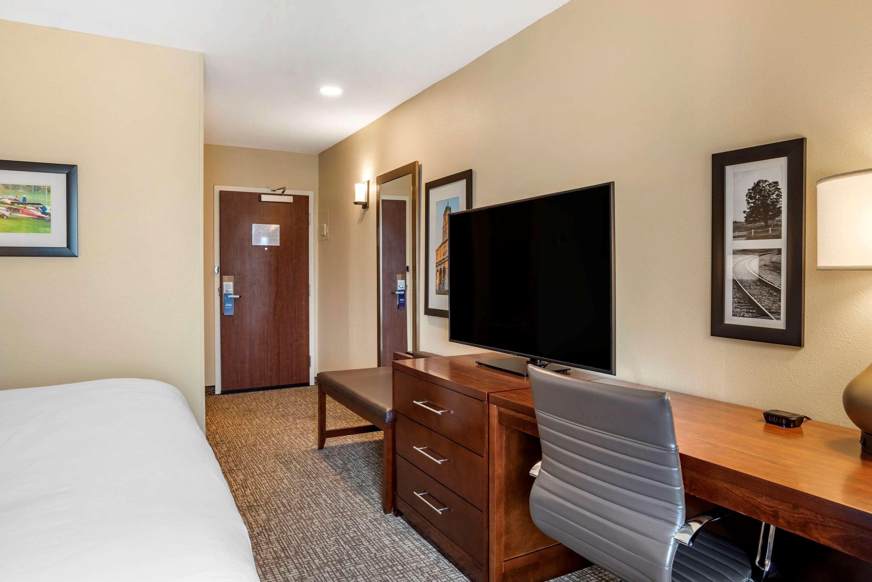 Comfort Inn & Suites Harrisonburg Exterior foto